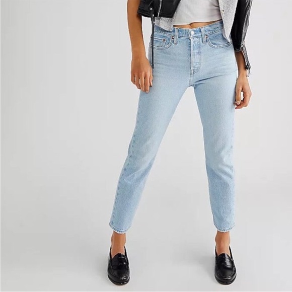 NWT Levi's Wedgie Icon Fit Ankle Jeans in Samba Setup Light Wash Sz 27 - Picture 1 of 16
